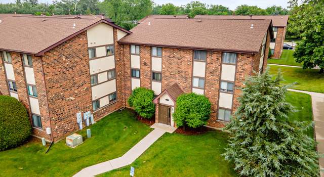 Photo of 417 Berkshire Dr #16, Crystal Lake, IL 60014