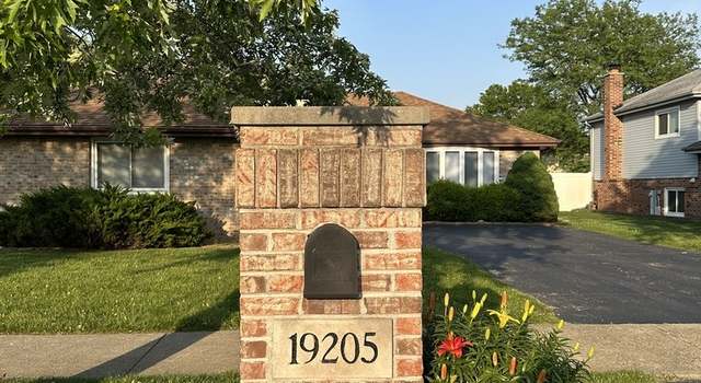 Photo of 19205 Ada St, Lansing, IL 60438