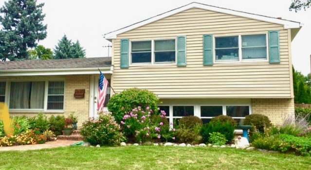 Photo of 1522 W Lexington Dr, Arlington Heights, IL 60004