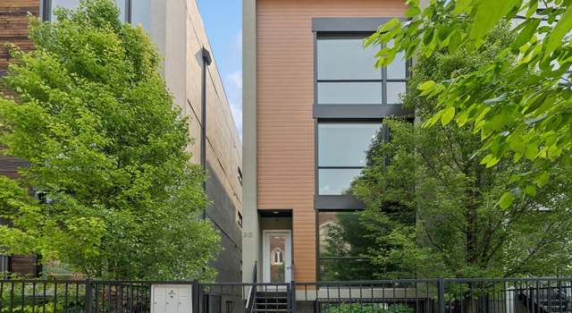 Photo of 2121 N Mozart St #2, Chicago, IL 60647