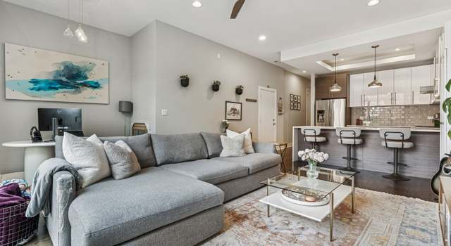 Photo of 2121 N Mozart St #2, Chicago, IL 60647