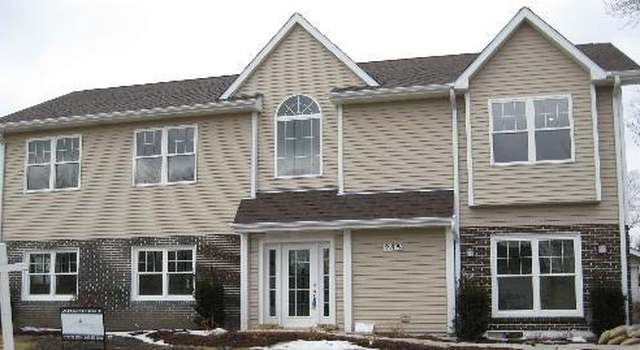 Photo of 285 navajo Ln, Hoffman Estates, IL 60194