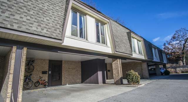 Photo of 1825 Tanglewood Dr Unit C, Glenview, IL 60025