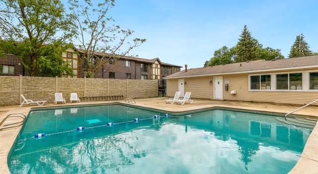 Photo of 1643 Cove Ct, Naperville, IL 60565