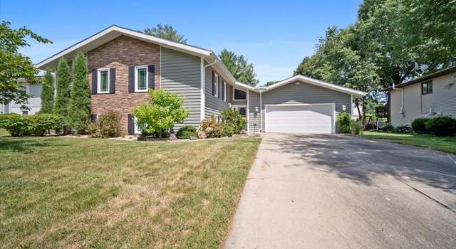 Photo of 204 Collins Dr, Normal, IL 61761
