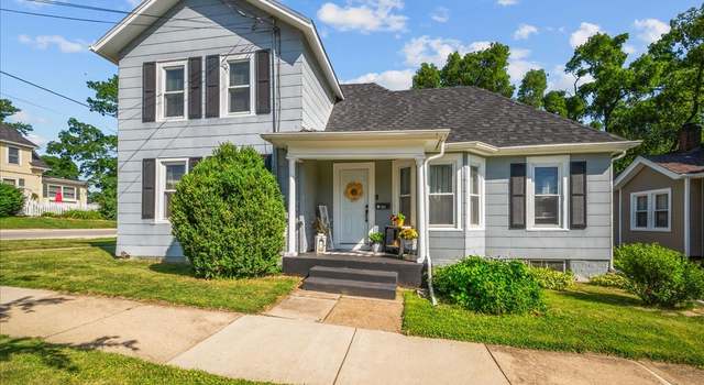 Photo of 704 Cedar Ave, Saint Charles, IL 60174