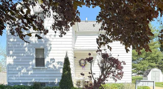 Photo of 219 N Sycamore St, Franklin Grove, IL 61031