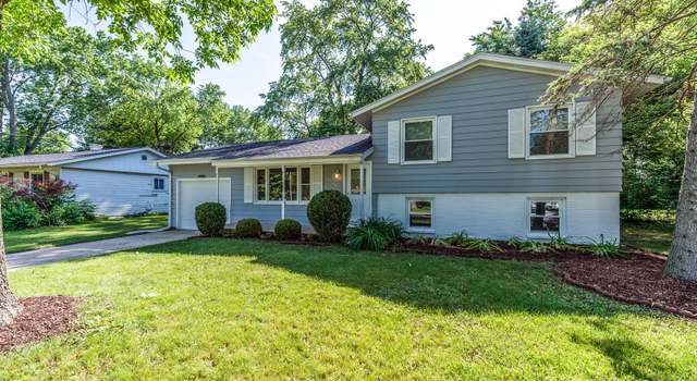Photo of 5S401 GLENOBAN Dr, Naperville, IL 60563