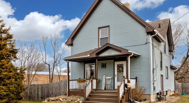 Photo of 819 E Madison St, Belvidere, IL 61008