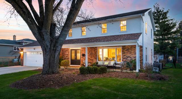 Photo of 69 S Parkway Dr, Naperville, IL 60540