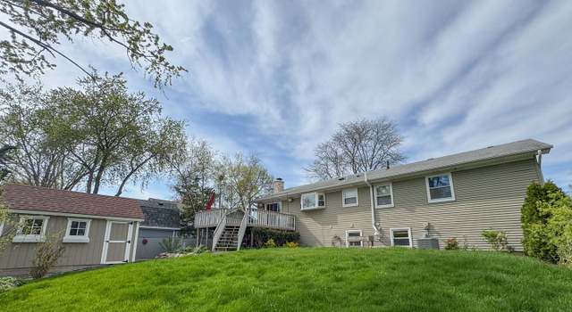 Photo of 931 Bernard Dr, Buffalo Grove, IL 60089