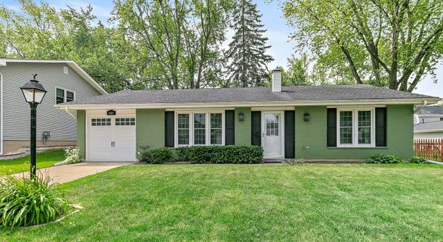 Photo of 1405 Newcastle Ln, Hoffman Estates, IL 60169