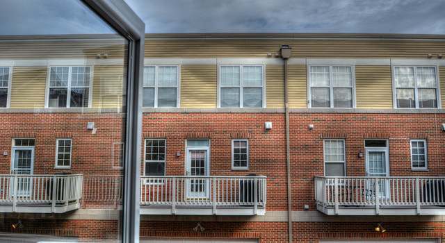 Photo of 353 W Wesley St #353, Wheaton, IL 60187