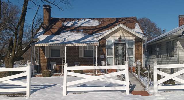 Photo of 1404 E Locust St, Decatur, IL 62521