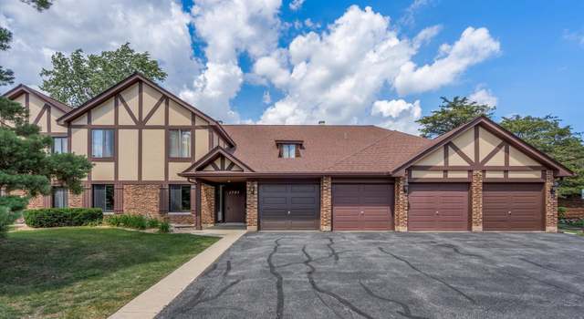 Photo of 1703 Lakecliffe Dr Unit D, Wheaton, IL 60189