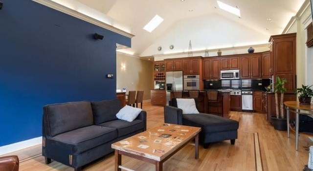 Photo of 2043 W Belmont Ave #4, Chicago, IL 60618