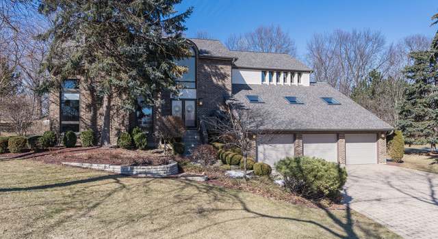 Photo of 8139 Kathryn Ct, Burr Ridge, IL 60527