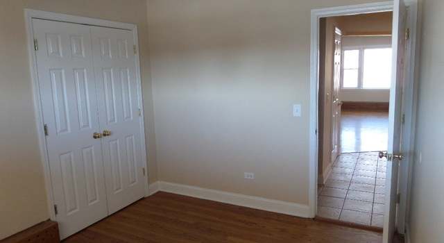 Photo of 115 Dover Dr #19, Des Plaines, IL 60018