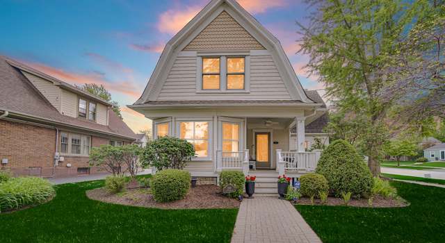 Photo of 249 W Russell St, Barrington, IL 60010