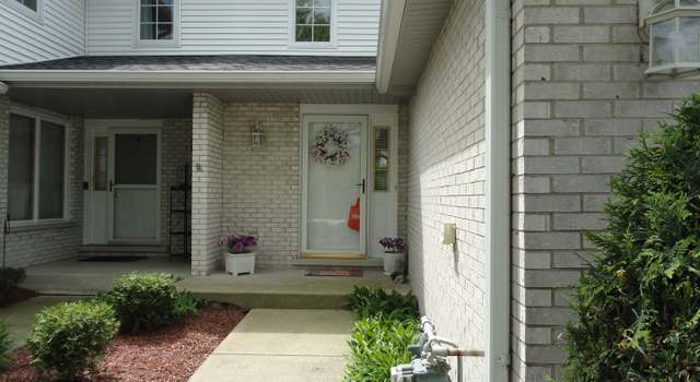 Photo of 8925 Mallard Rd, Tinley Park, IL 60487