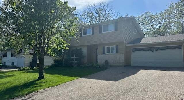 Photo of 3115 Greenleaf Dr, Wonder Lake, IL 60097