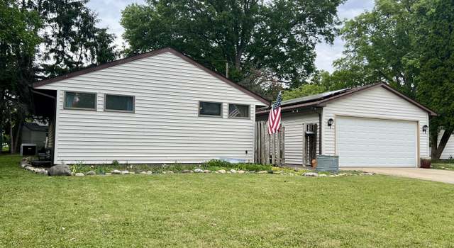 Photo of 808 E Burkwood Dr, Urbana, IL 61801