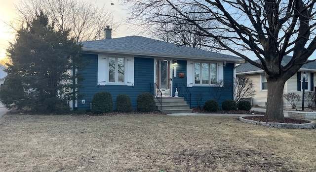 Photo of 1813 Oakland Ave, Crest Hill, IL 60403