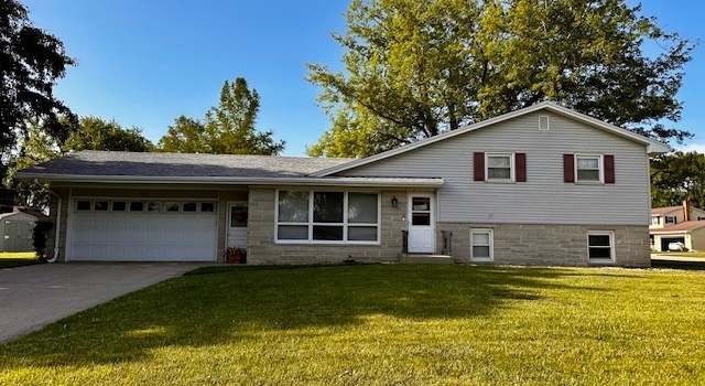 Photo of 906 21st St, Mendota, IL 61342
