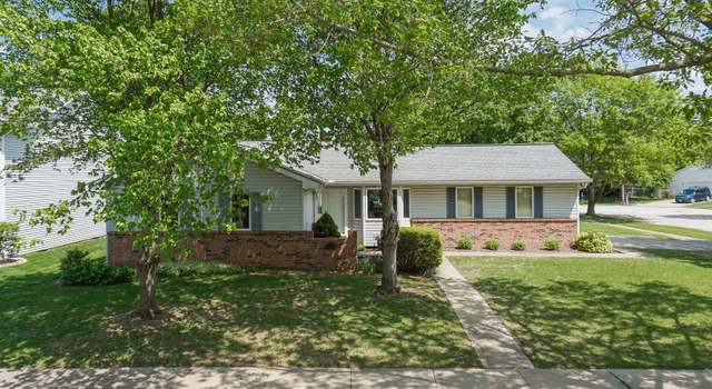 Photo of 608 Cheshire Dr, Bloomington, IL 61704