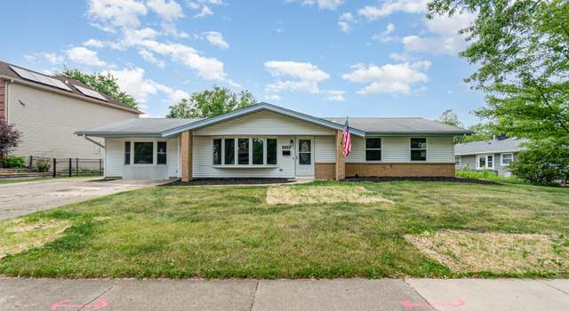 Photo of 208 Webster Ln, Schaumburg, IL 60193