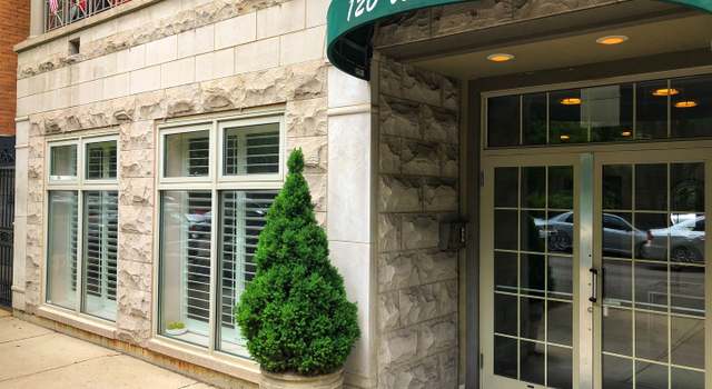 Photo of 120 W Oak St #1, Chicago, IL 60610