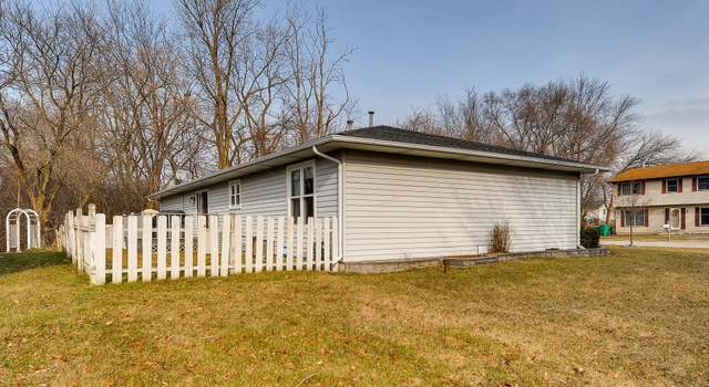 Photo of 424 9th St, Wheeling, IL 60090