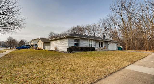 Photo of 424 9th St, Wheeling, IL 60090