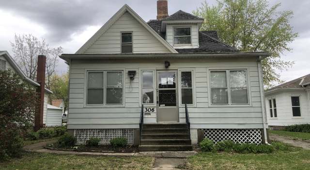 Photo of 306 E Oak St, Fairbury, IL 61739