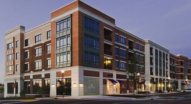 Photo of 450 Village Center Dr #414, Burr Ridge, IL 60527
