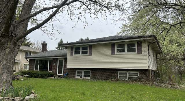 Photo of 4N045 Wiant Rd, West Chicago, IL 60185