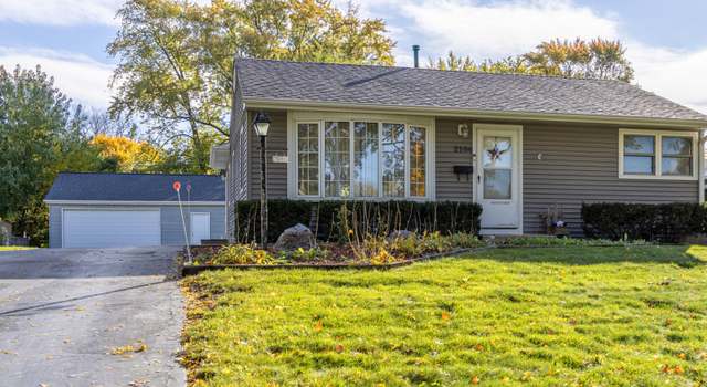 Photo of 2104 Jay Ln, Rolling Meadows, IL 60008