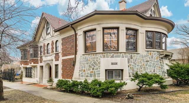 Photo of 2246 W Greenleaf Ave, Chicago, IL 60645