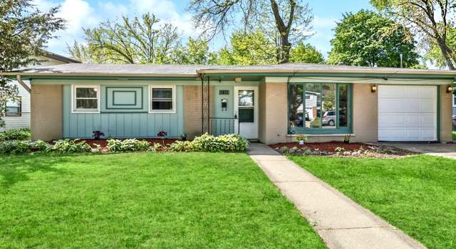 Photo of 1011 Beverly Dr, Wheeling, IL 60090