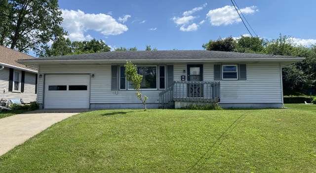 Photo of 949 W Cleveland St, Freeport, IL 61032