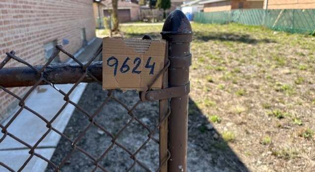 Photo of 9624 S Perry Ave, Chicago, IL 60628