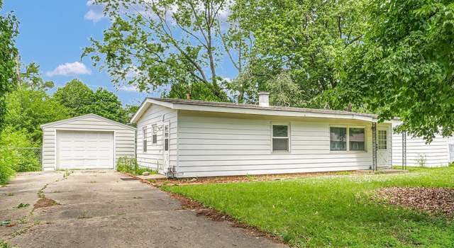 Photo of 1313 Hollycrest Dr, Champaign, IL 61821