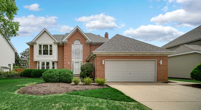 Property at 2955 Roslyn Ln E, Buffalo Grove, IL 60089, 4 beds, 2.5 baths