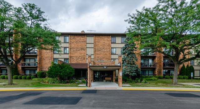 Photo of 77 Lake Hinsdale Dr #111, Willowbrook, IL 60527