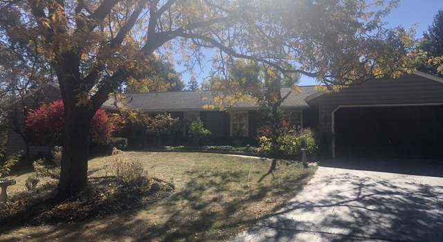 Photo of 10509 Country Club Rd, Woodstock, IL 60098