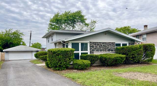Photo of 16742 Sunset Ridge Dr, Country Club Hills, IL 60478