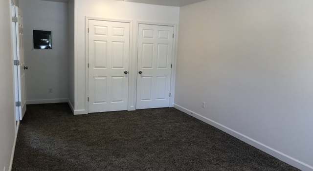 Photo of 611 Ridgewood Ct, Champaign, IL 61821