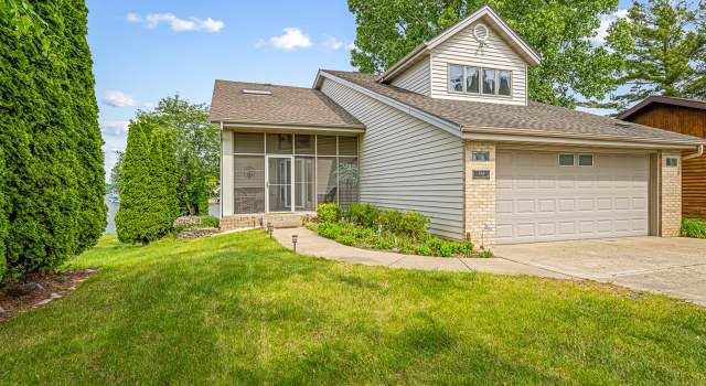 Photo of 334 Candlewick Dr, Poplar Grove, IL 61065
