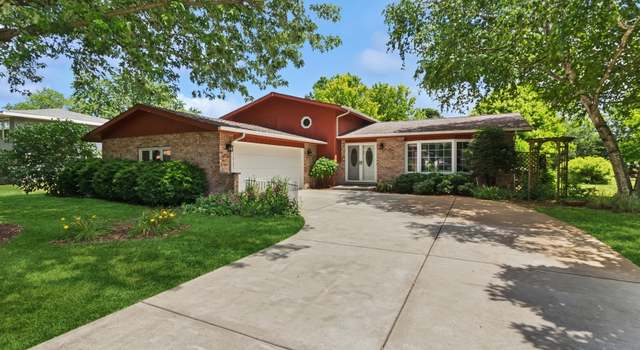 Photo of 622 Parkshore Dr, Shorewood, IL 60404