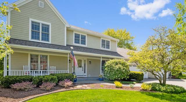 Photo of 1527 Steeplechase Ct, Green Oaks, IL 60048